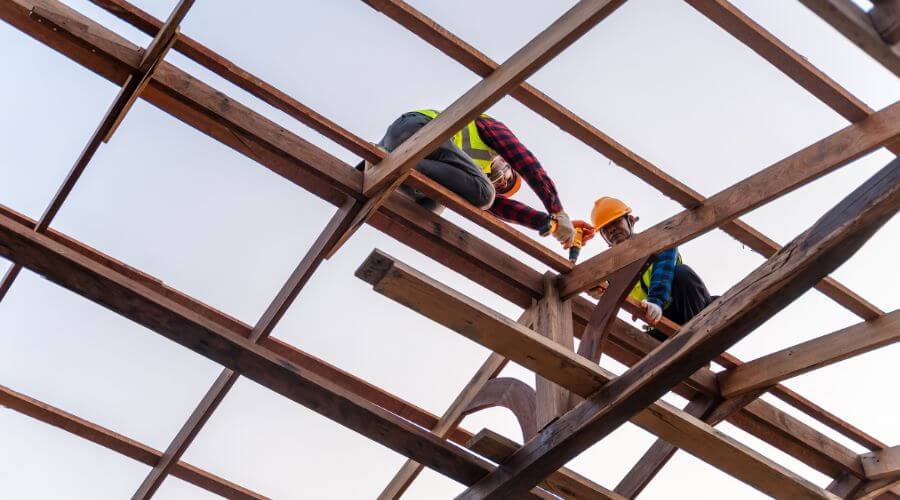 Professional gutter cleaning services in Putnam, IL